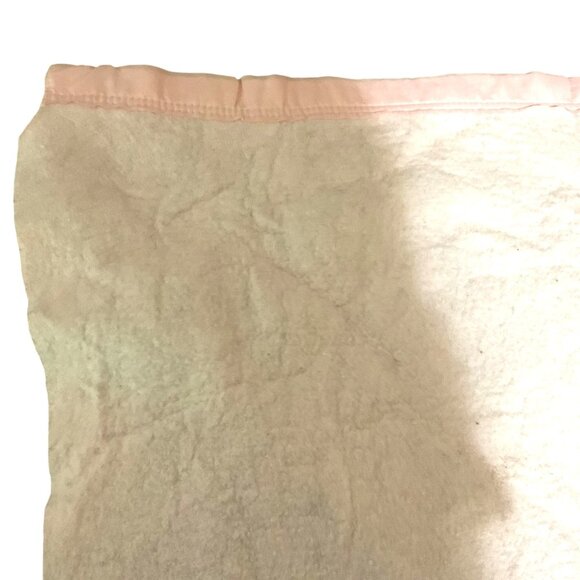Vintage Pink Satin Trimmed Blanket 100% Polyester Made In USA 85" X 70" - Picture 2 of 6